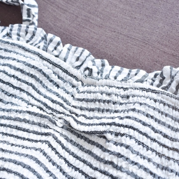 FOREVER 21 SMOCKED TOP - Picture 5 of 6